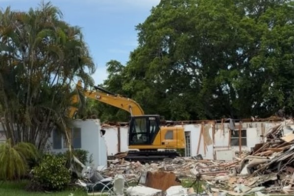 Demolición de comercial